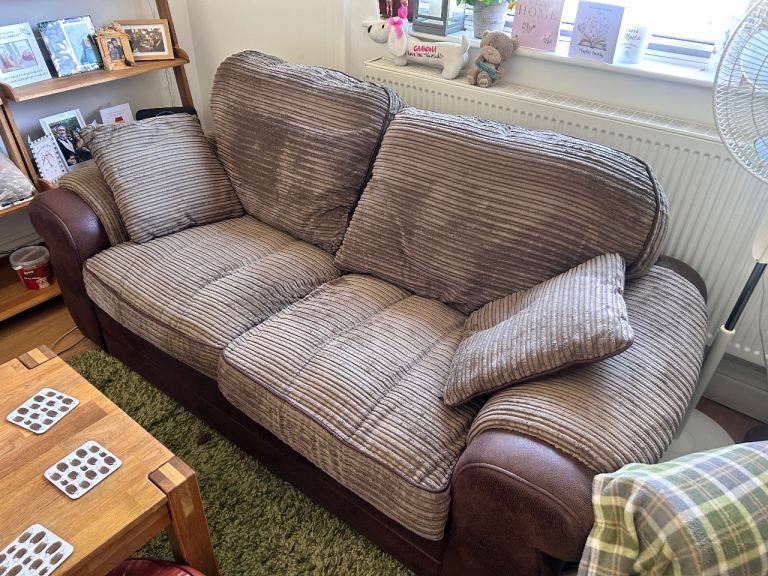 Comfy Brown Fabric Sofa – Good Condition