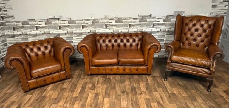 🇬🇧 SUPERB TAN LEATHER CHESTERFIELD 3 PIECE SUITE. 