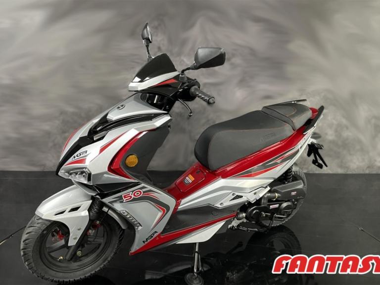 BRAND NEW MGB FANTASY 50cc LEARNER LEGAL SCOOTER.