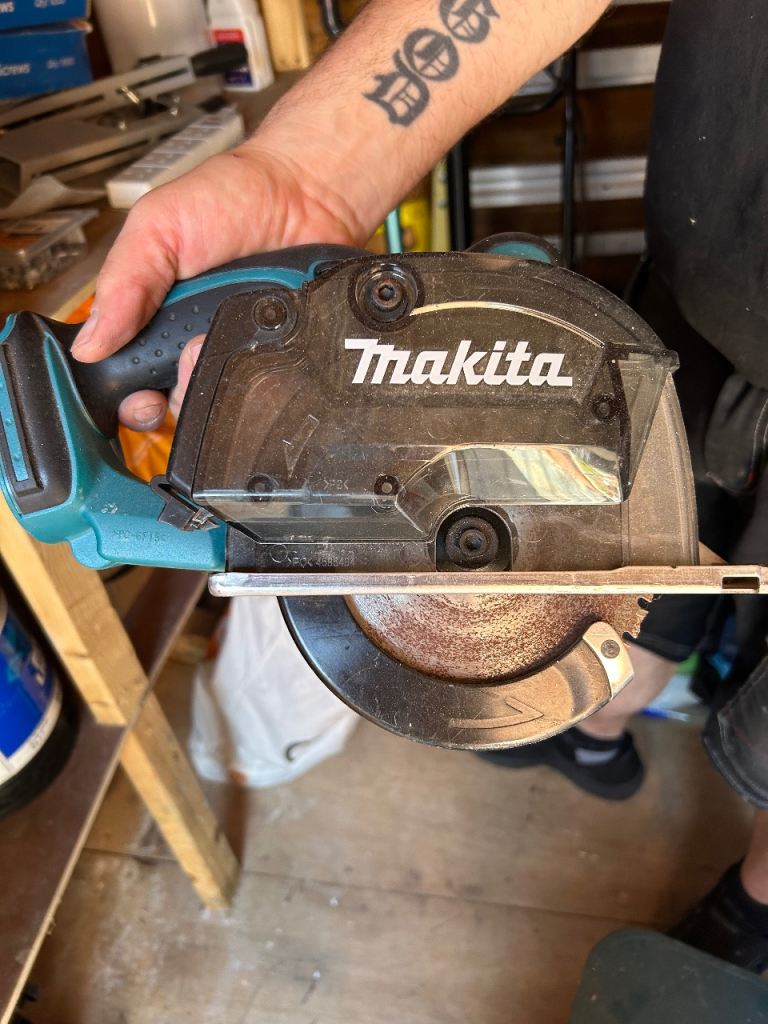 Makita skill saw DCS552