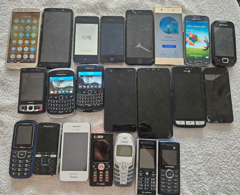 Job lot of 22 mobile Phones