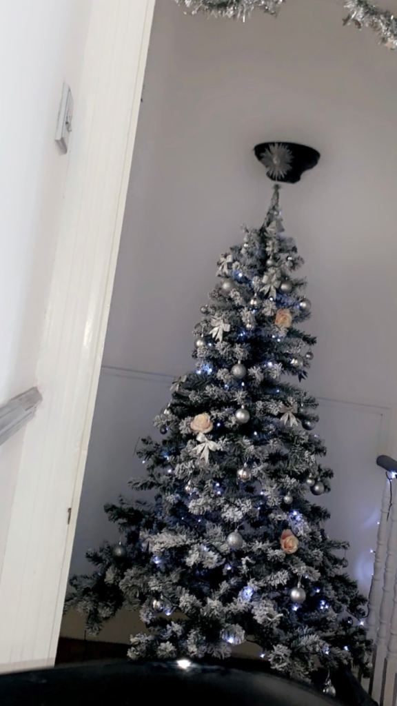 6ft Christmas Tree with separate lights