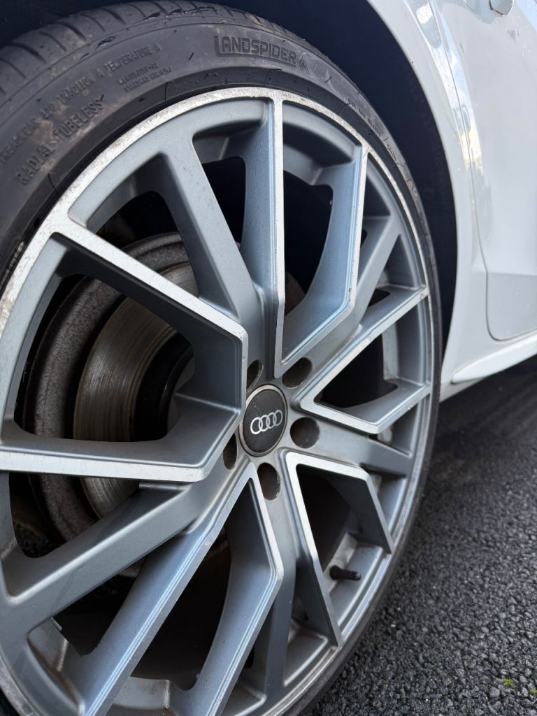 Audi, A4, Saloon, 2010, Manual, 1968 (cc), 4 doors