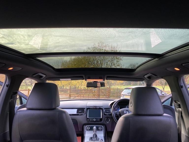 2014 Volkswagen Touareg 3.0 TDI V6 BlueMotion Tech R-Line Tiptronic 4WD Euro 5 (s/s) 5dr ESTATE D...