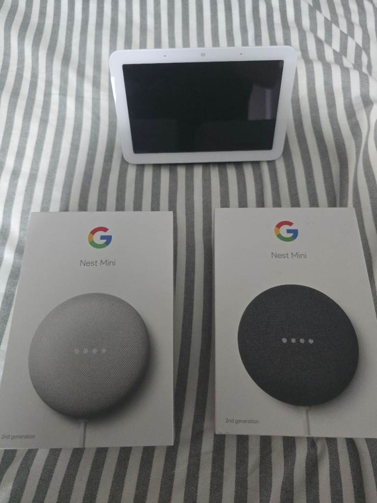 Google Nest Hub Smart Display & Two Nest Mini Speakers – As New