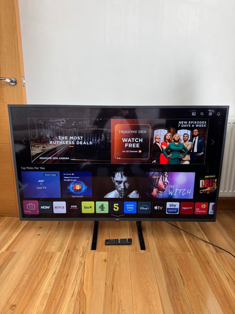 LG 55" 4K ULTRA HD HDR LED CRYSTAL Smart TV 55UN74006LB - Stand & Remote - Working | Excellent 