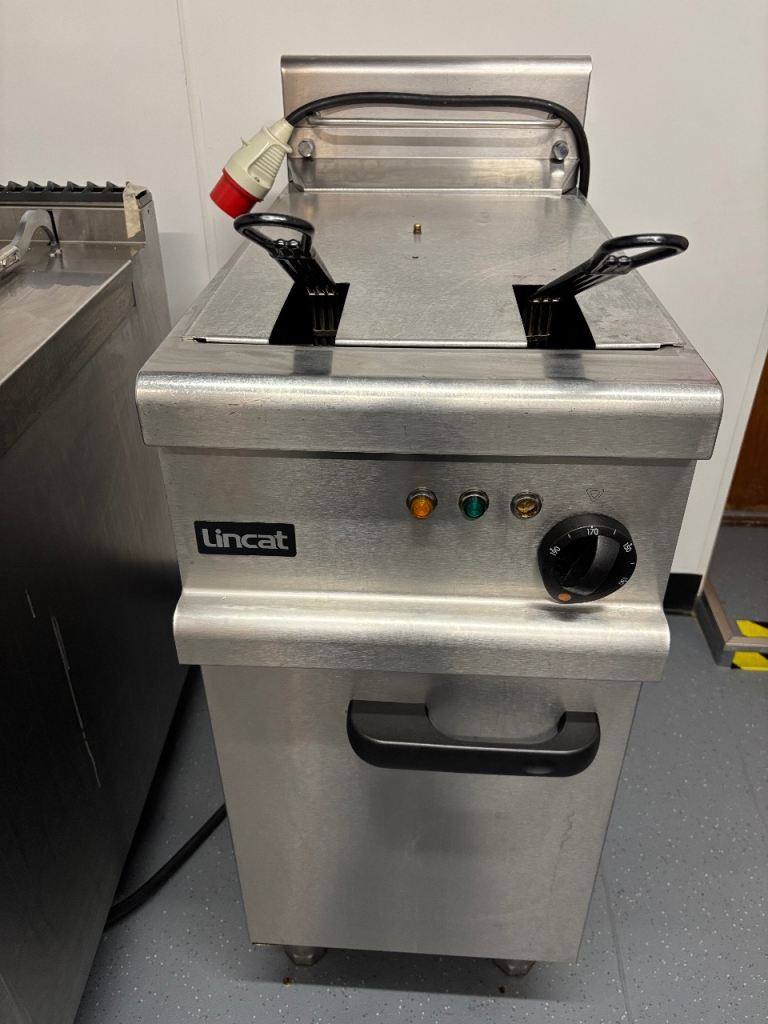 Lincat Commercial Double Fryer – Good Condition