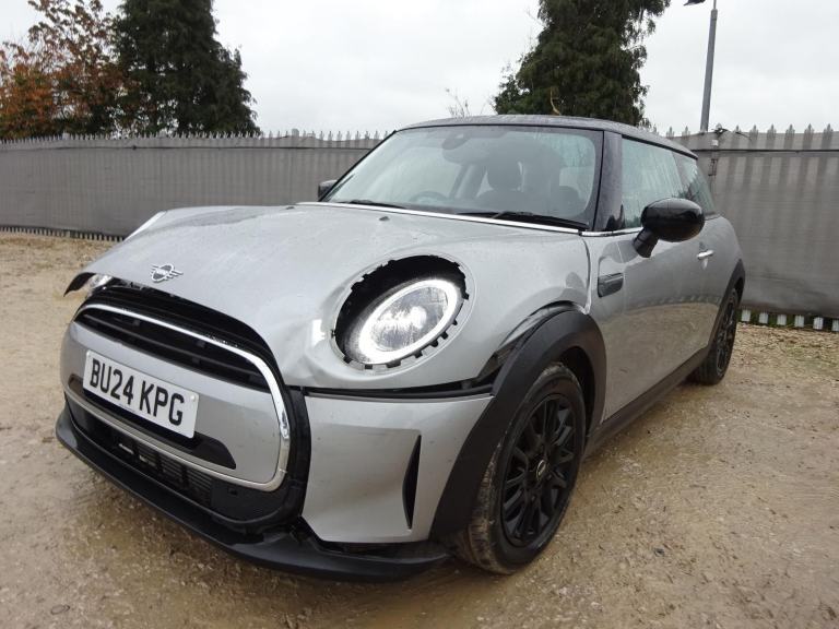 2024 24 REG MINI COOPER CLASSIC AUTO DAMAGED REPAIRABLE SALVAGE