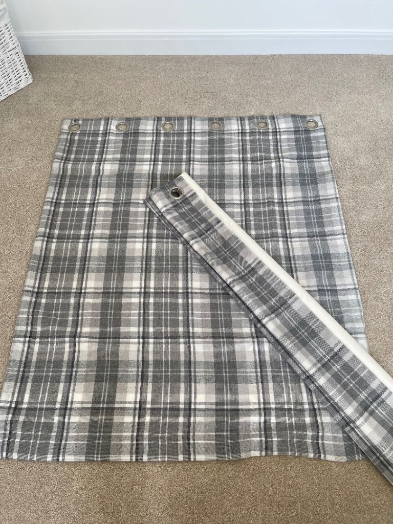 Dunelm Grey Plaid Eyelet Curtains – Great Condition