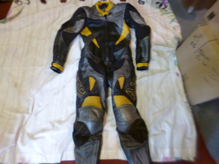 Ladies AKITO one piece leathers. Size 10. Used condition.