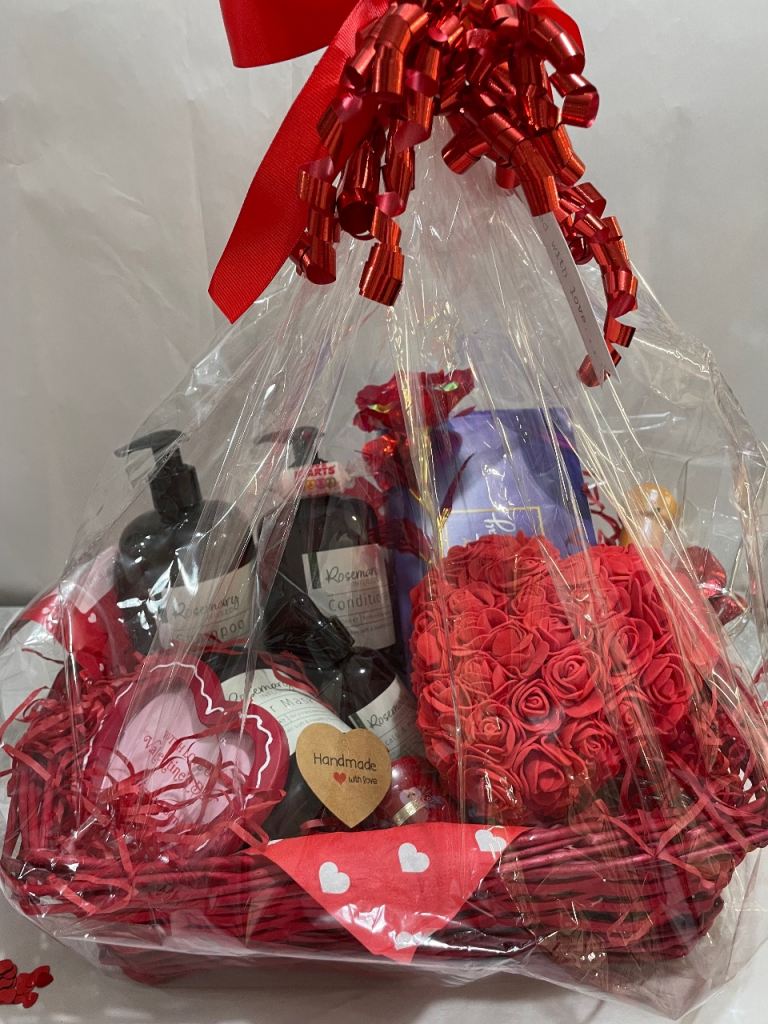 Valentines, gift hamper basket