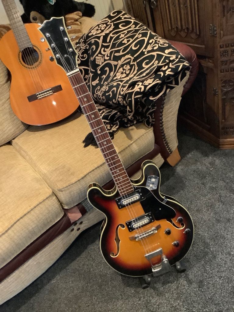 JAPAN 1970’s. TEISCO .?  AUDITION ?  Sunburst Semi-Hollow Electric Guitar 