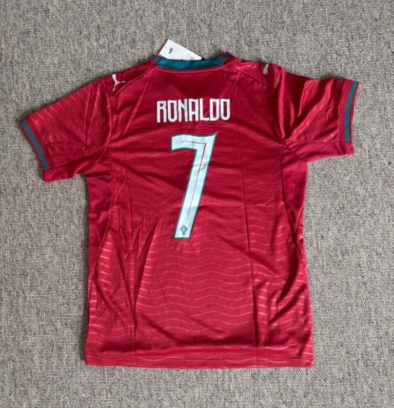 New Puma Portugal Ronaldo No. 7 Football Shirt - Size Large