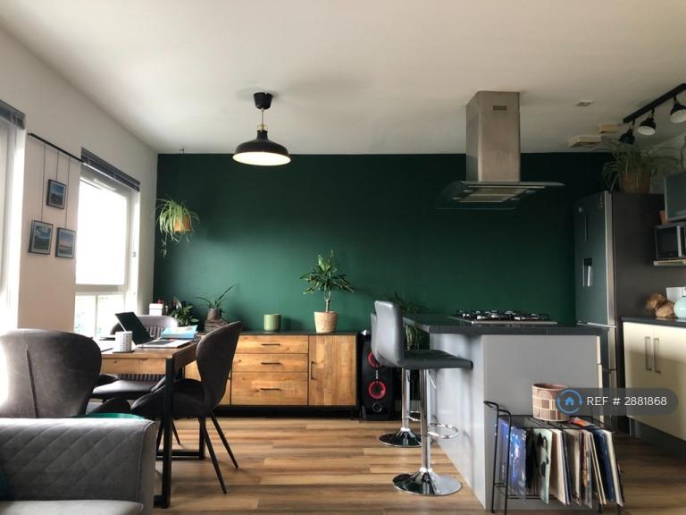 2 bedroom flat in Strathblane Gardens, Glasgow, G13 (2 bed) (#2881868)
