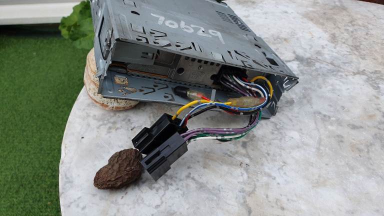 Sony pop off radio cd player