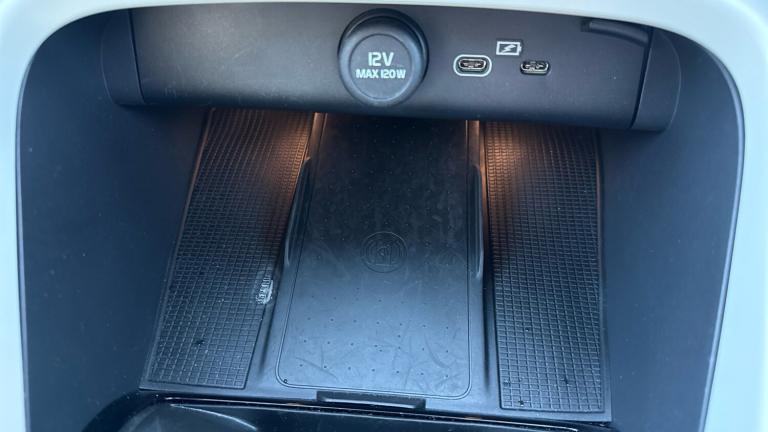 2025 Volvo XC40 2.0 B4P Ultra Dark 5dr Auto Petrol Estate Estate Petrol Automatic