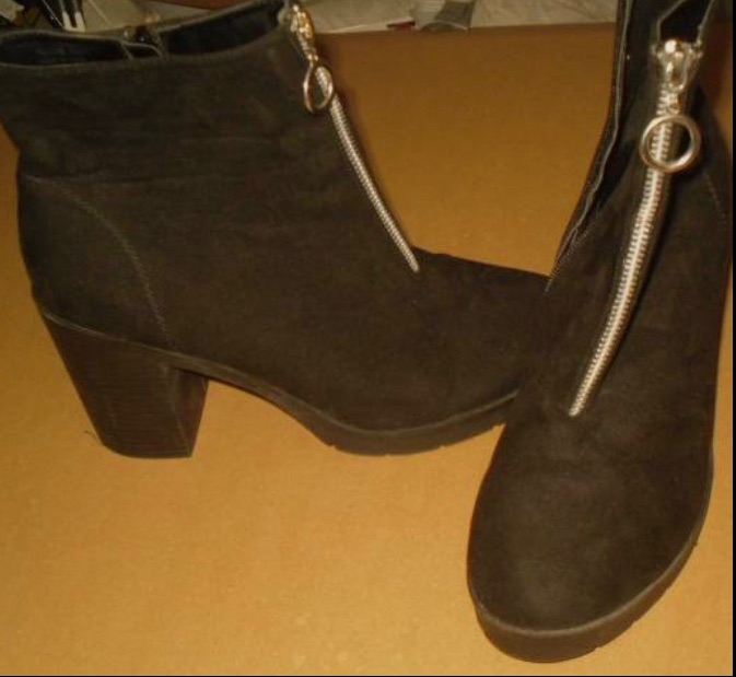 New.Woman’s ankle boots size 9 (42)
