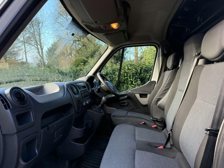 2017 Renault Master 2.3 Master 35 MWB Panel Van Diesel Manual