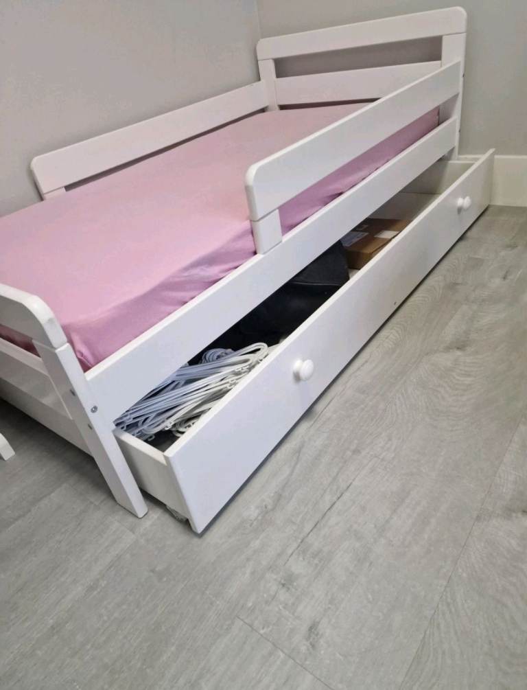 Habitat Ellis Toddler Bed Frame with Storage - White in very good condition with side table