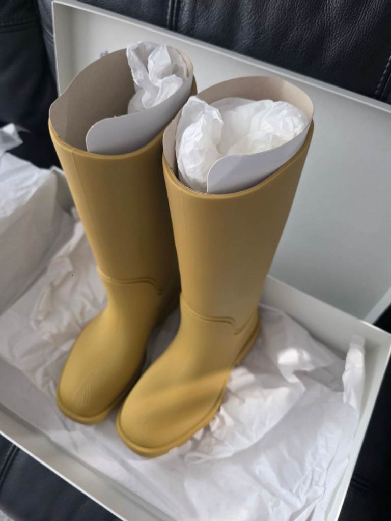 Burberry wellies genuine rrp £995