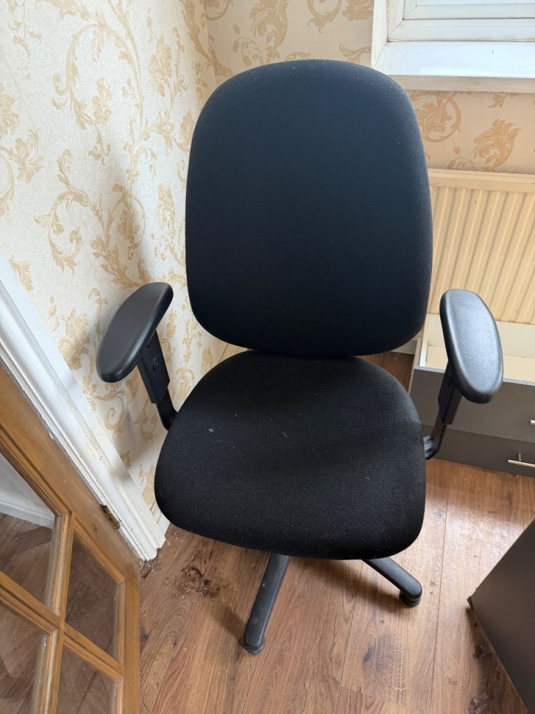 Clean Office Desk Chair
