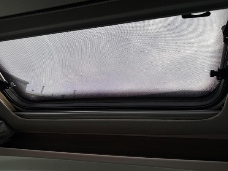 SWIFT ESCAPE 695 - 2017