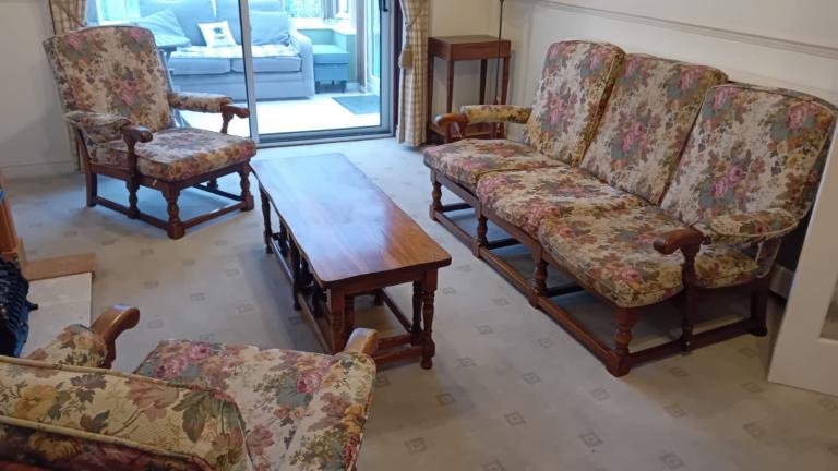 Reproduction vintage cottage suite with nest of tables