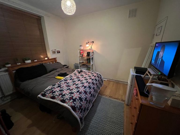 Large Double Bedroom in Fulham, London