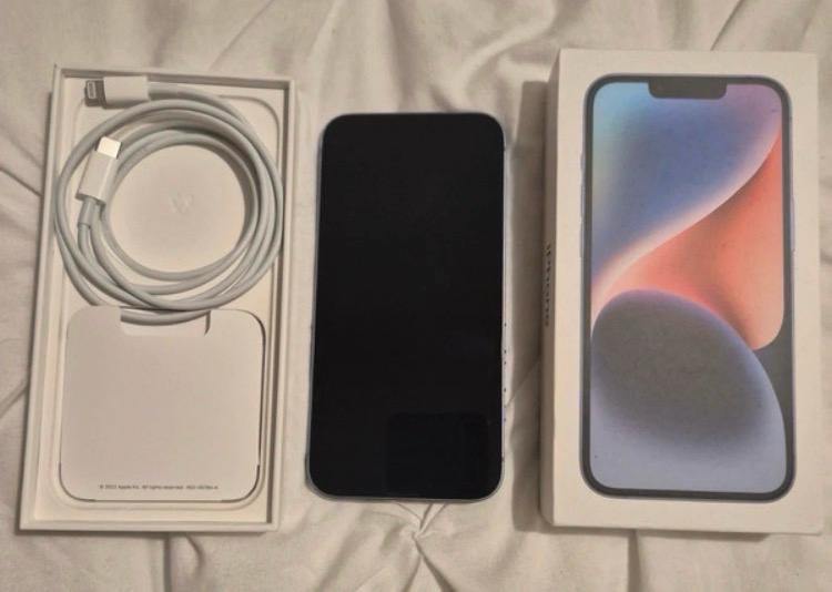 iPhone 14 128GB 84% battery health 