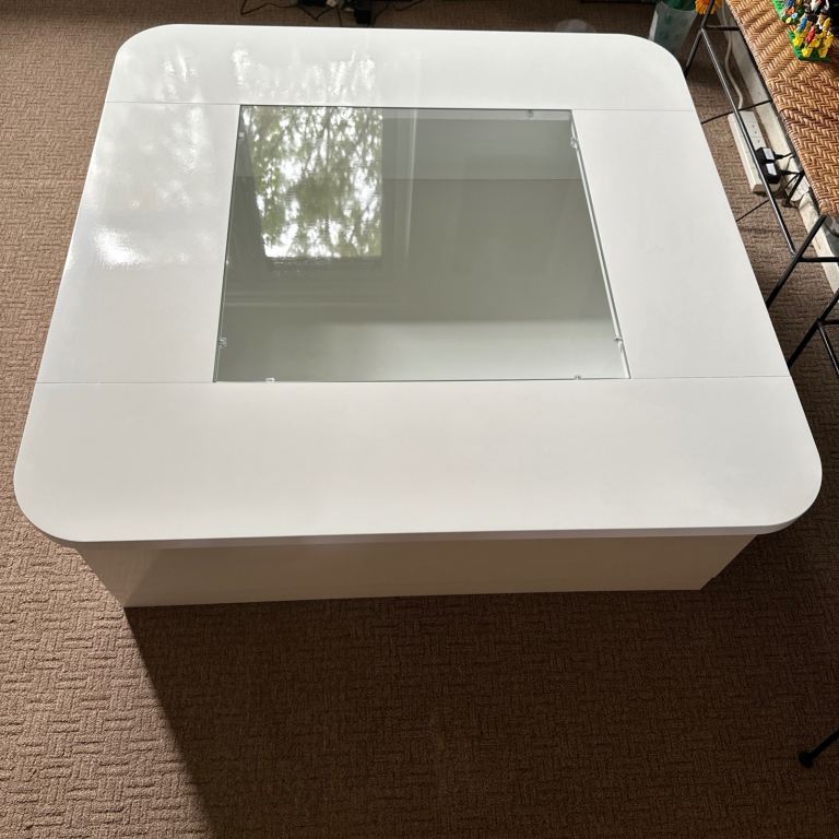 Bespoke display coffee table excellent condition 