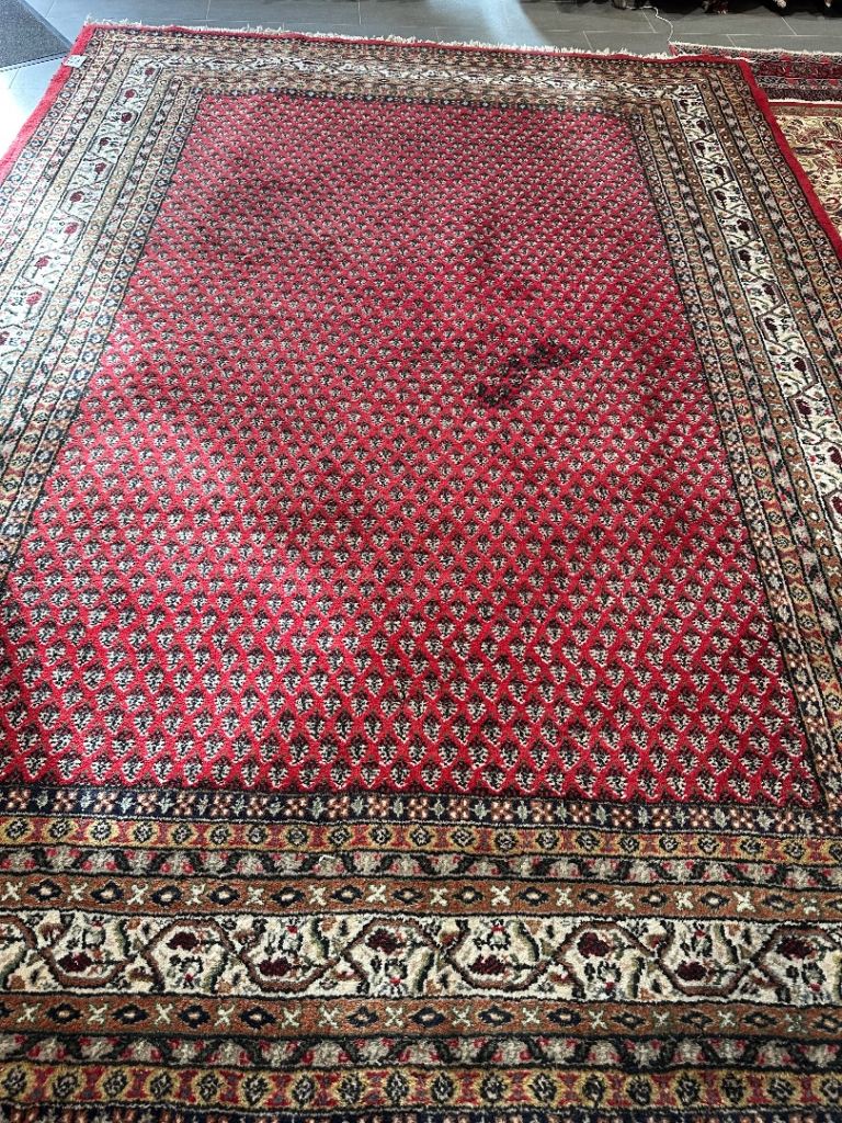 Red Traditional Patterned Area Rug / Carpet with Fringes
