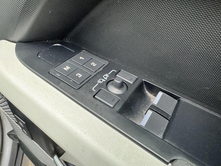 2022 Land Rover Defender 110 3.0 D250 MHEV SE Hard Top SUV 5dr Diesel Auto 4WD MWB Euro 6 (s/s) (...