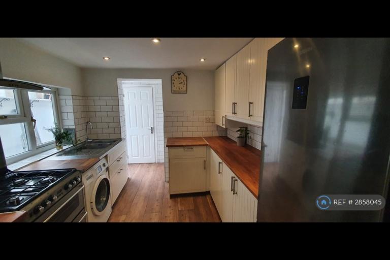 4 bedroom house in Ranelagh Road, London, E15 (4 bed) (#2858045)