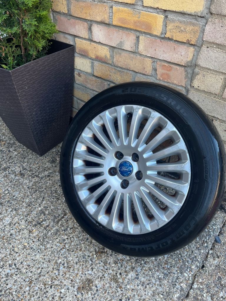 2010 Ford Focus Titanium Alloy Wheel