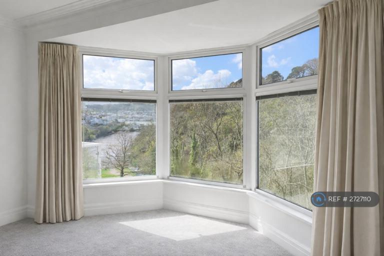 2 bedroom flat in Castella, Kingswear, Dartmouth, TQ6 (2 bed) (#2727110)