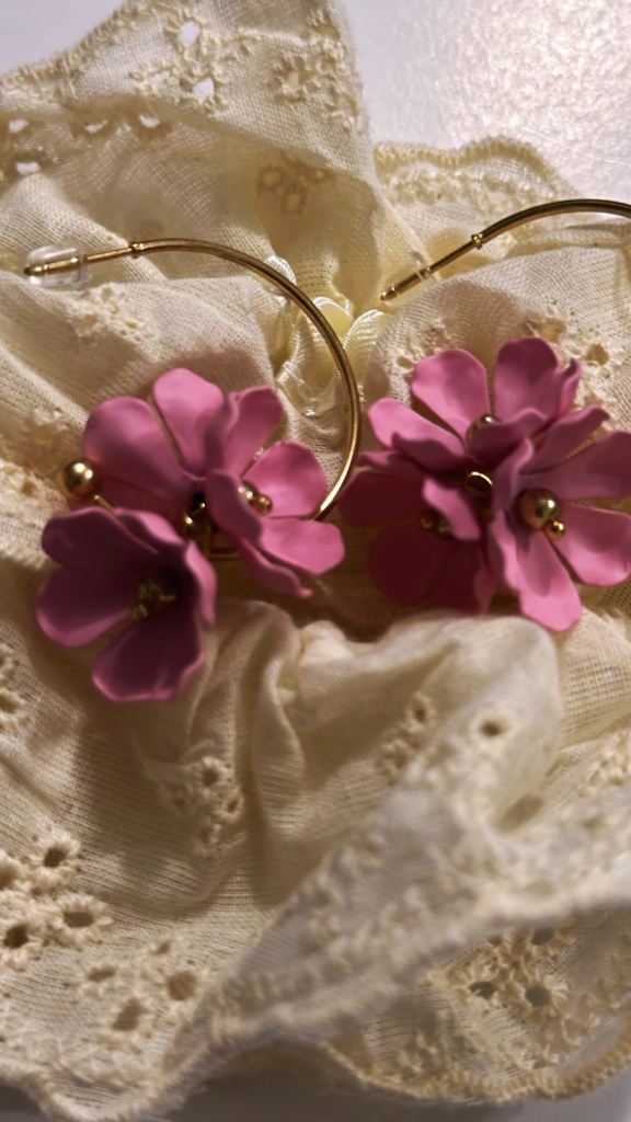 Pretty Pink Flower Hoop Earrings – As Good As New