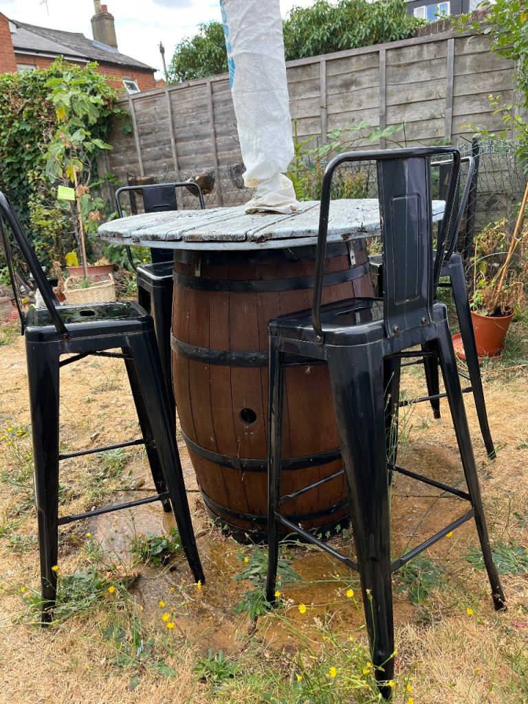 Rustic Outdoor Barrel Bar Table & 4 Stools