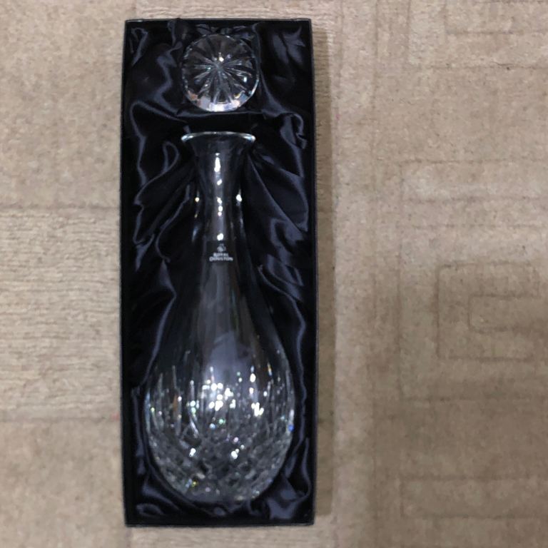 Royal Doulton "DORCHESTER" Vintage Heavy Cut  Lead Crystal Wine Decanter. Never Used 1L