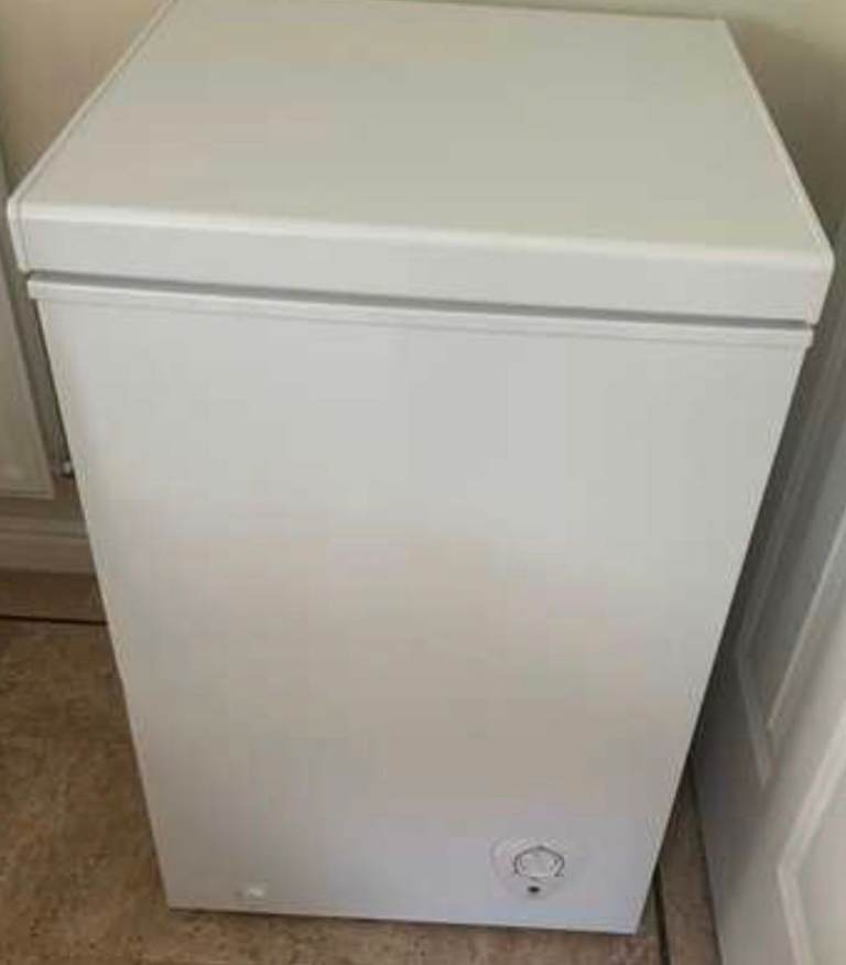 White Chest Freezer ,can deliver