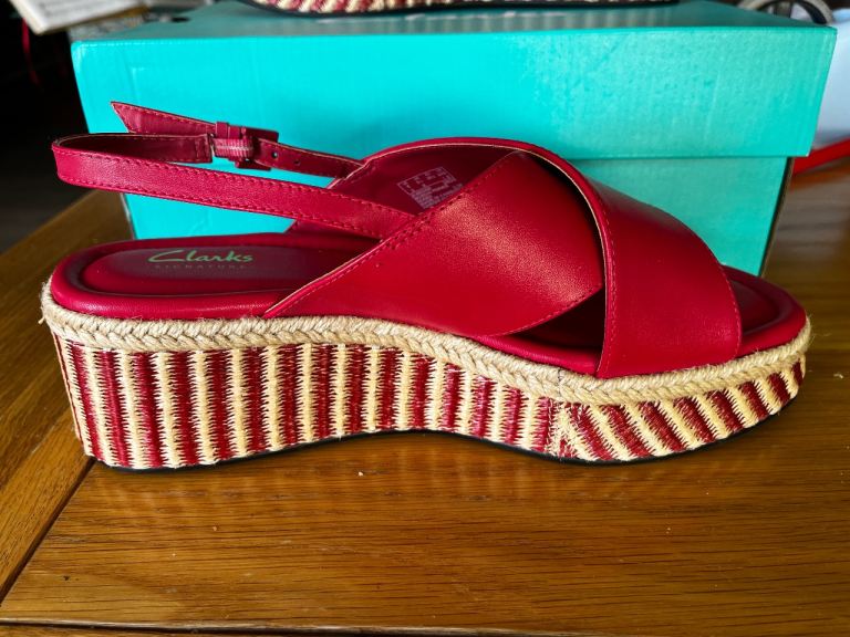 Women’s Red Wedge Sandals. Clark’s Nee. 