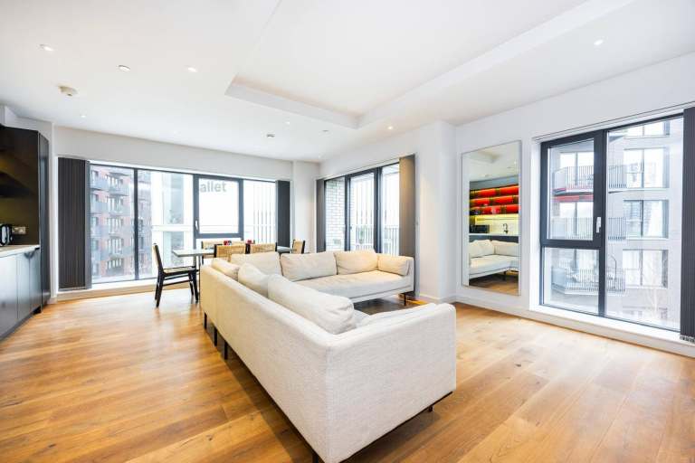 2 BEDROOM FLAT, LONDON CITY ISLAND, E14. £3100 PCM. AVAILABLE 15/03/2026.