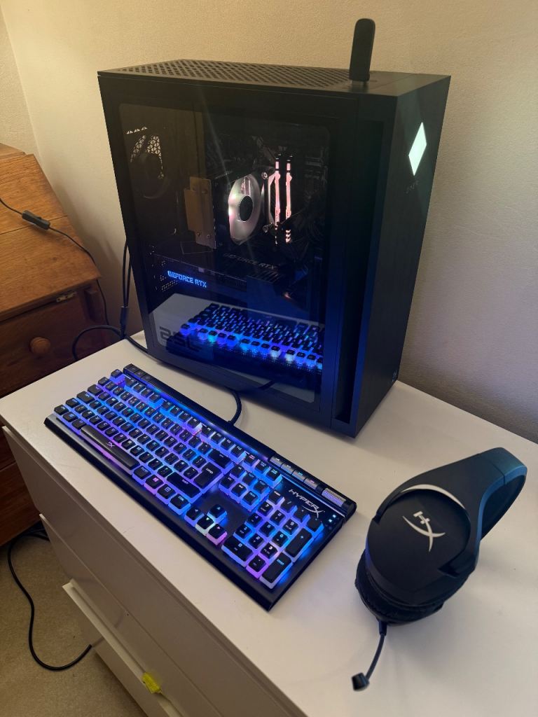 HP OMEN 25L Gaming PC Bundle – Keyboard + Headset. £600 ONO
