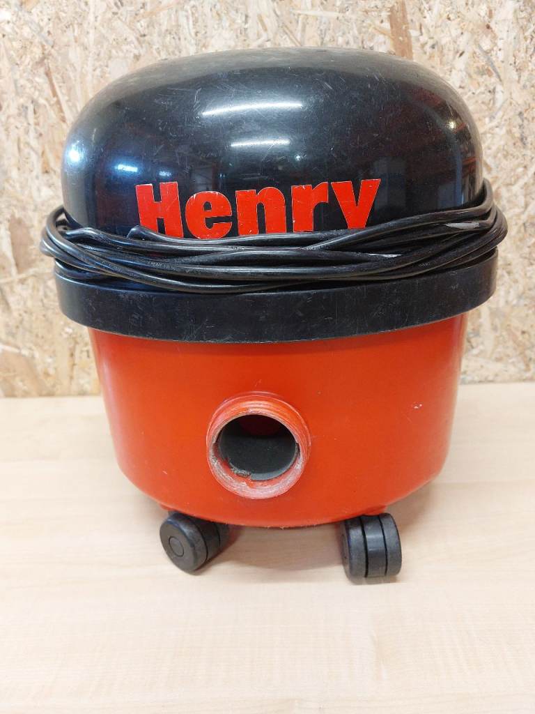 HENRY VACUUM CLEANER IN GOOD CONDITION AND WORKING ORDER 