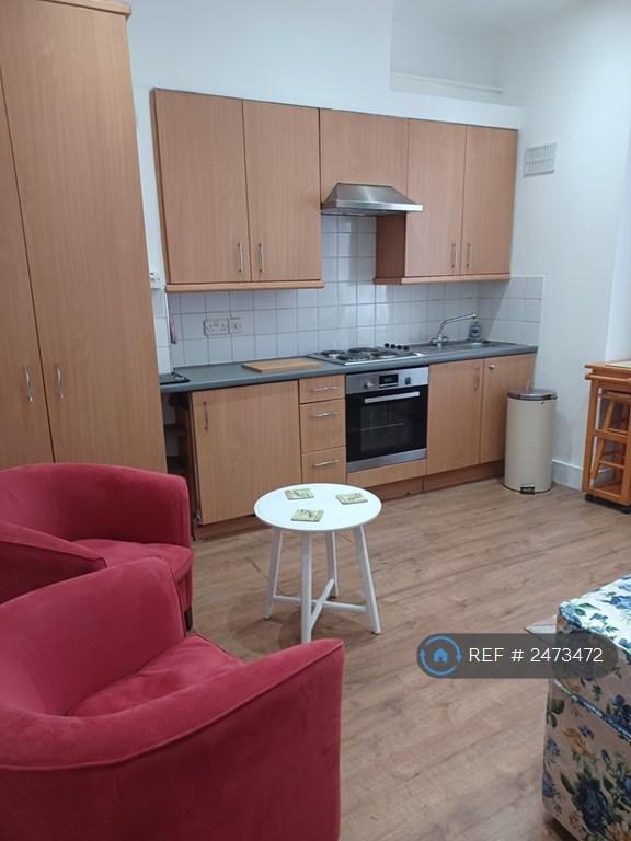 1 bedroom in Larch Road, Cricklewood, NW2 (#2473472)