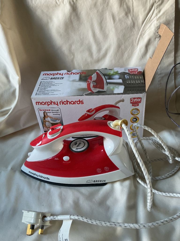 Murphy Richard’s “breeze” steam iron 