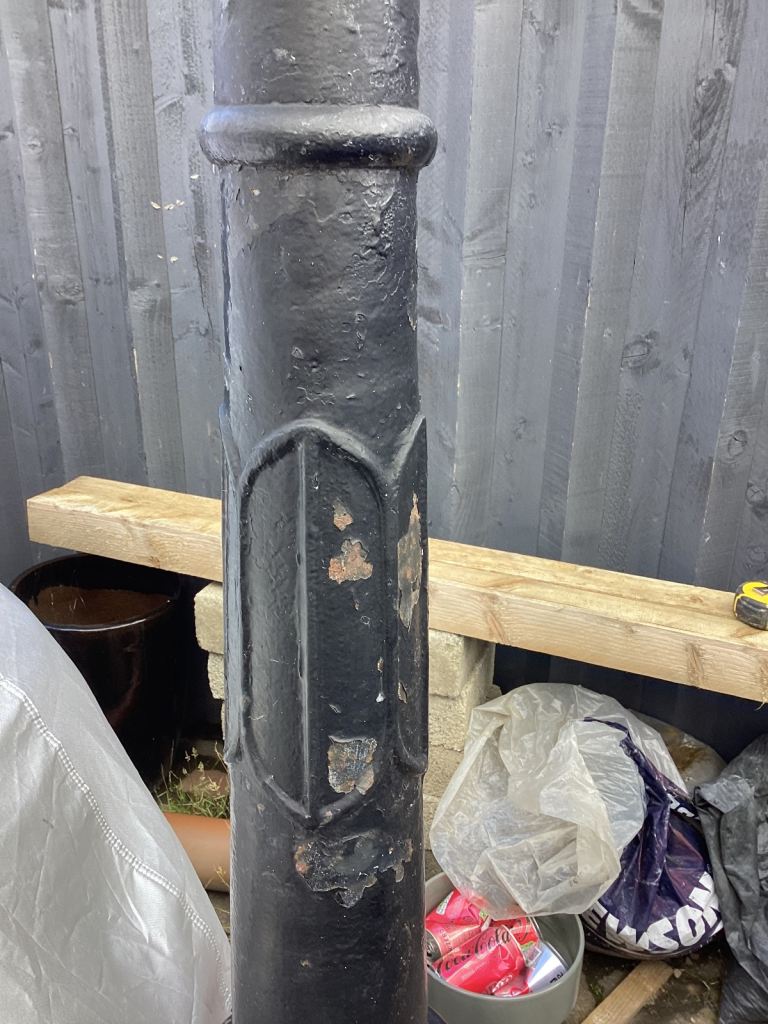 BOLLARD , EXTREMELY HEAVY CAST IRON VINTAGE BOLLARD 