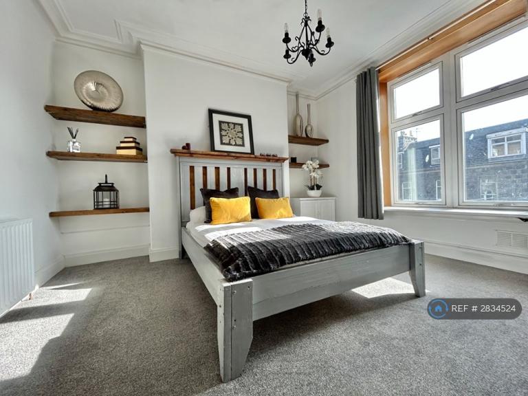 1 bedroom flat in Victoria Road, Aberdeen, AB11 (1 bed) (#2834524)