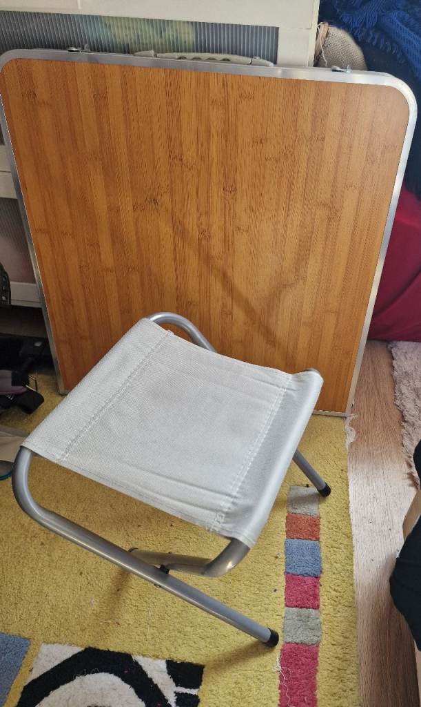 Adjustable folding picnic table and 4 stools 