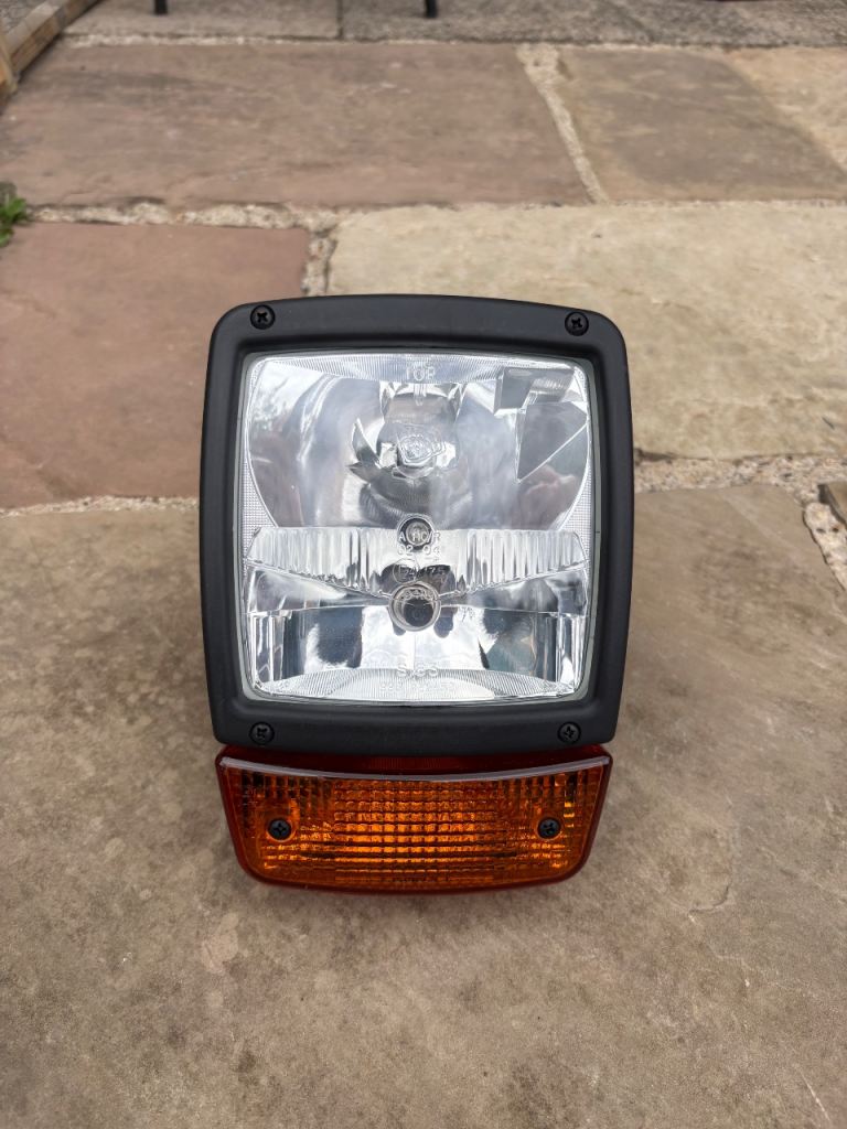 JCB 700/50054 Head Light 12V