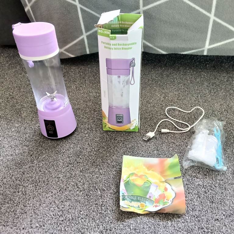 Portable Blender, Electric USB Mini Juicer Blender For Shakes and Smoothies | Lightweight, 380ml 